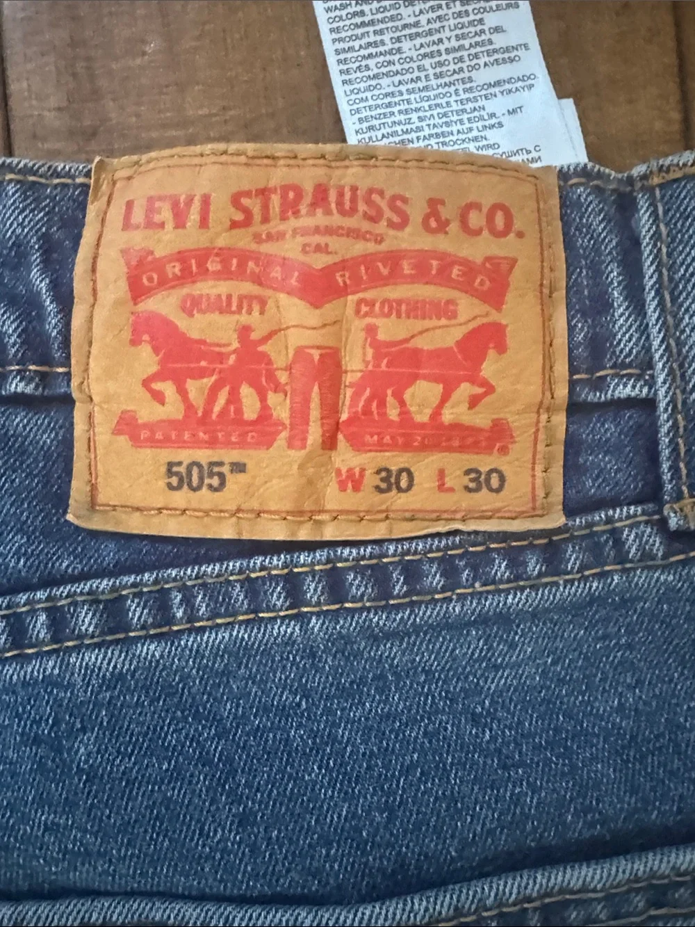 Levi’s 504 - Men's Straight Leg Jeans in Mid Blue Denim 30 x 30.